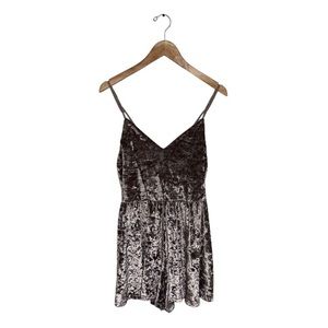 FAVLUX Romper Women's Size Medium‎ Crushed Velvet Dusty Pink Beige Tank Shorts